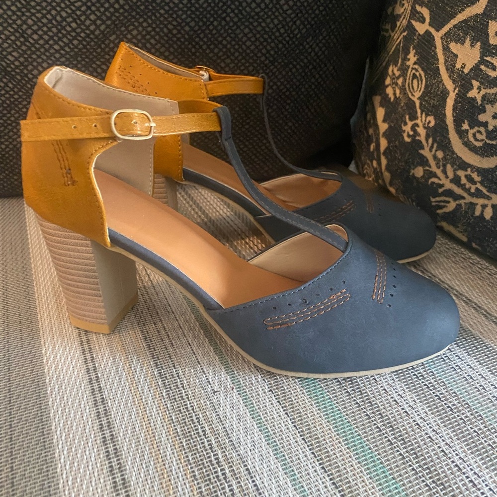 Two-Tone Women's Heels Navy and Gold with stitched chunky heel Mary Jane’s